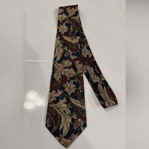 Vintage Churchill Collection Men's Necktie Tie Silk Paisley Multicolor
